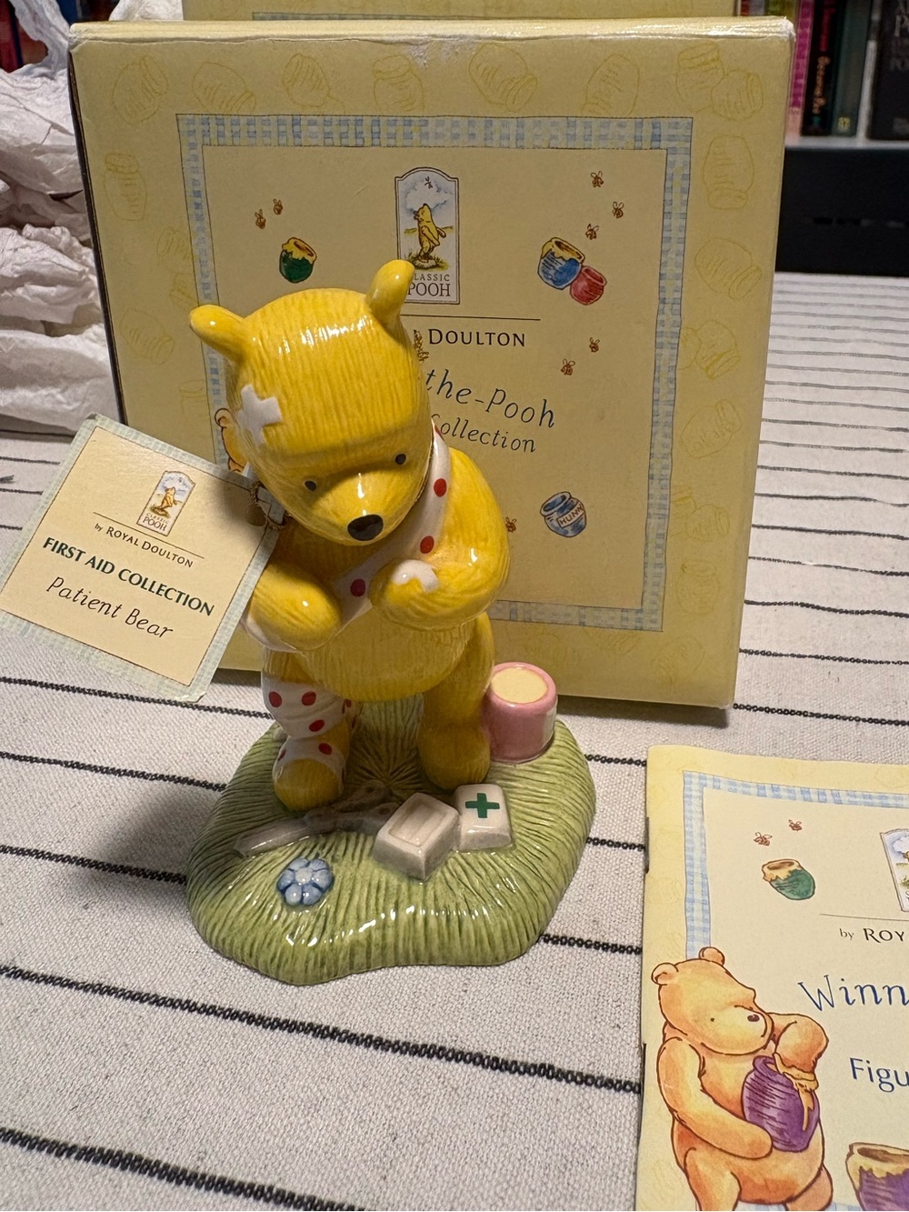 Royal Doulton Winnie the Pooh "Patient Bear" Figurine w/ Box Retired
